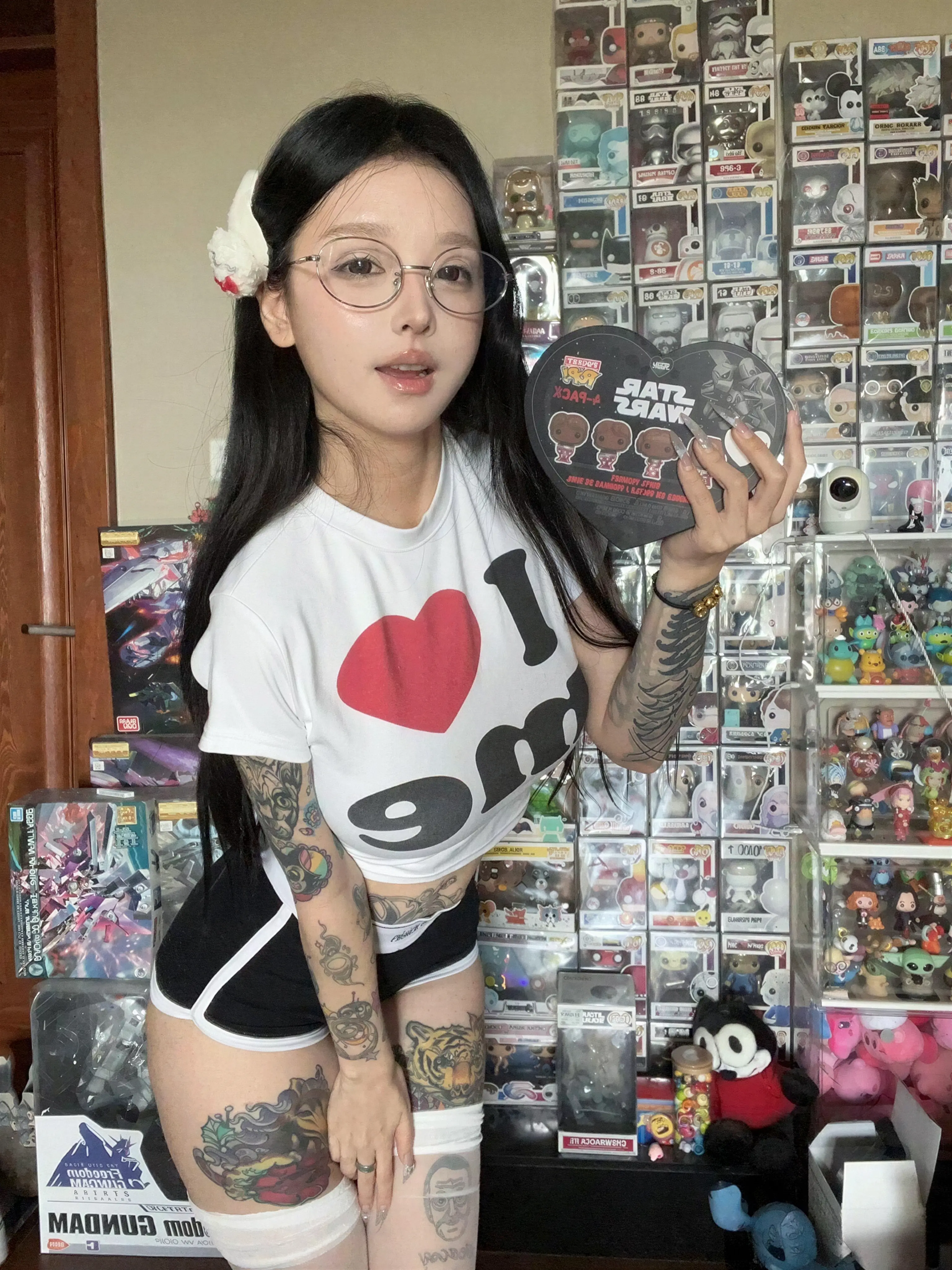 卡通百科老王 – 修身短袖白丝 20P